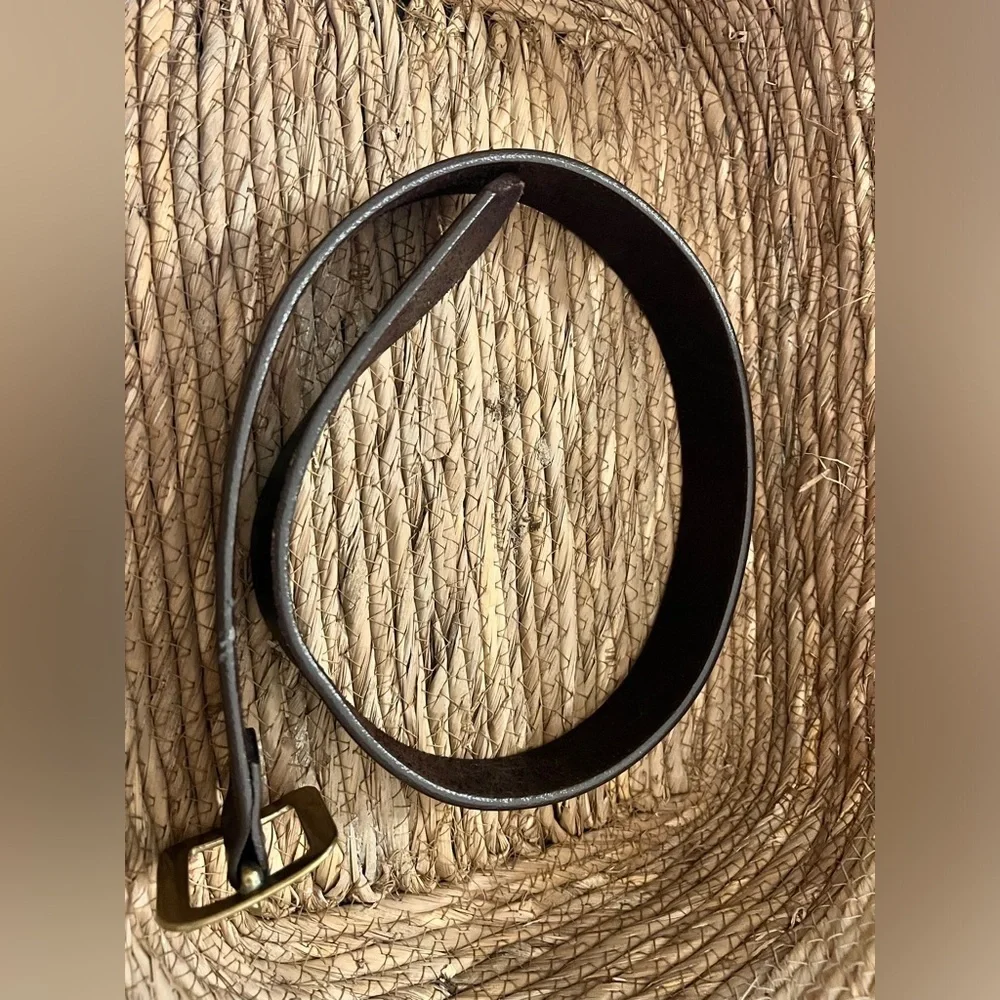 Tweeds thick brown leather belt with brass buckle 95543 sz 26